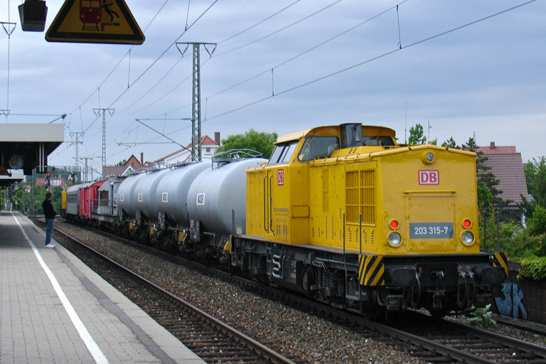 203 315 mit NbZ 94121 bei km 16,8 (Juni 2012)