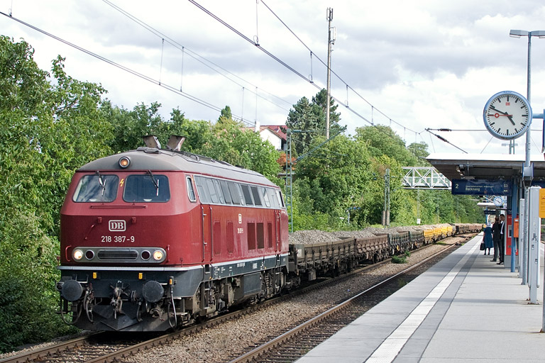 218 387 mit DBV 95644 bei km 14,2 (August 2012)