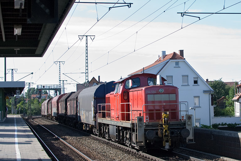 294 594 mit EK 56166 bei km 16,8 (Juni 2012)
