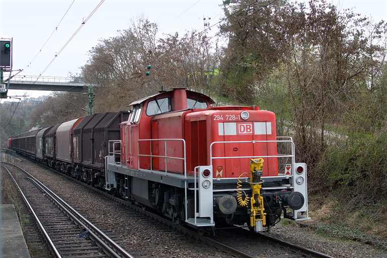 294 728 mit EK 56166 bei km 14,0 (M&auml;rz 2012)