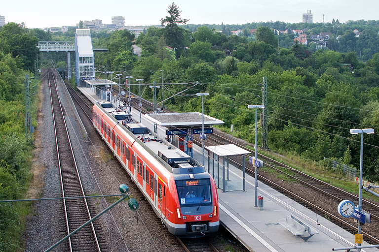 430 017 in Stuttgart-Vaihingen (August 2012)