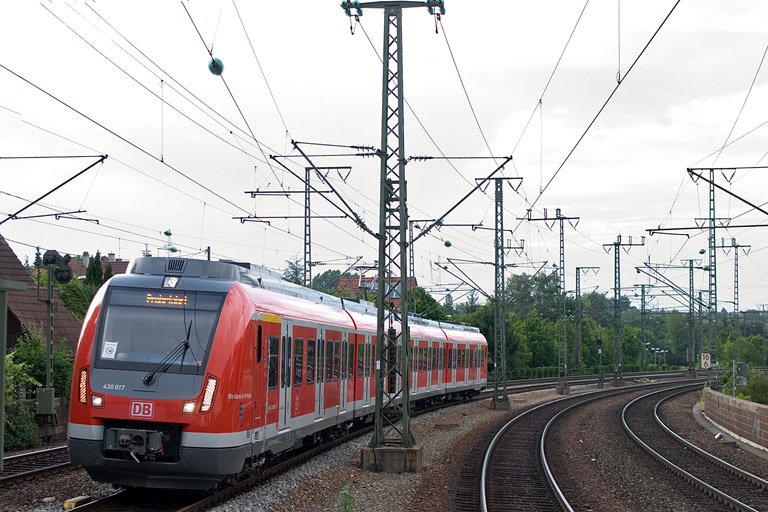 430 017 als DbZ 93744 bei km 16,6 (Juli 2012)