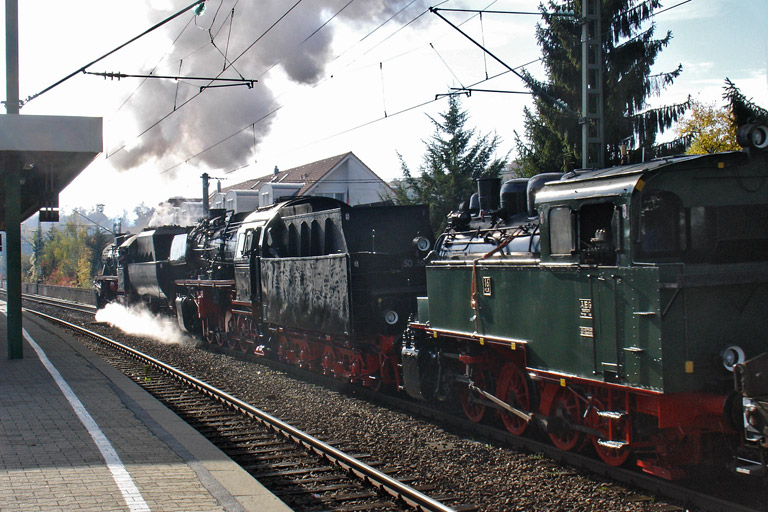 52 7596, 50 3636 und Lok 16 in Stuttgart-Rohr (Oktober 2012)