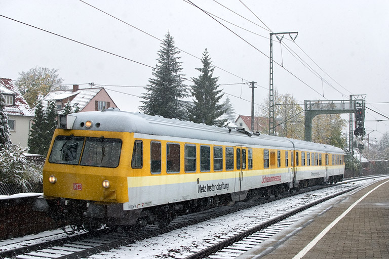 719 045/719 046 als Mess NbZ 93011 bei km 16,8 (Oktober 2012)