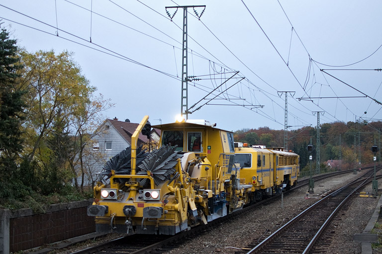 Gleisbauzug mit Unimat 09-32/4S bei km 16,8 (Oktober 2012)