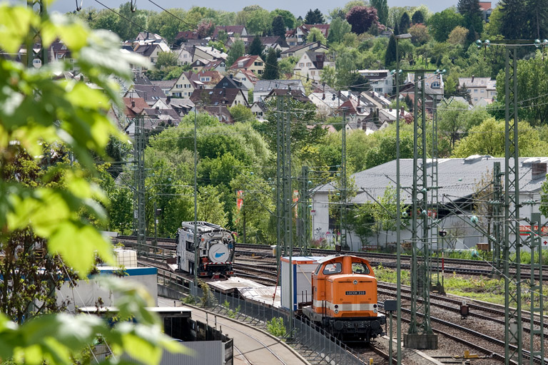 Locon 210 (ex-DB 212 275) bei km 16,0 (Mai 2012)