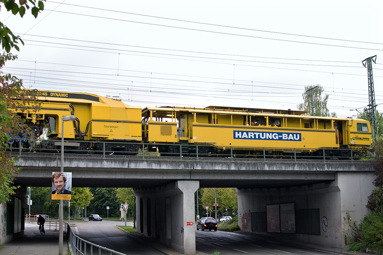 Gleisbauzug mit Unimat 09-32/4S DYNAMIC bei km 16,4 (Oktober 2012)