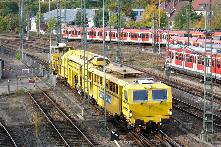 Gleisbauzug mit Unimat 09-32/4S DYNAMIC bei km 16,2 (Oktober 2012)