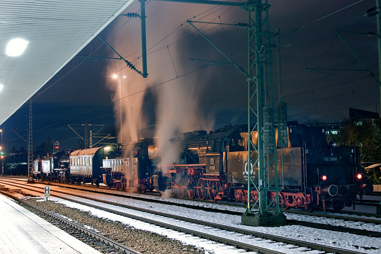 V100 1041, 38 3199, 86 333 und 50 2988 als DbZ 92369 bei km 15,6 (Oktober 2012)