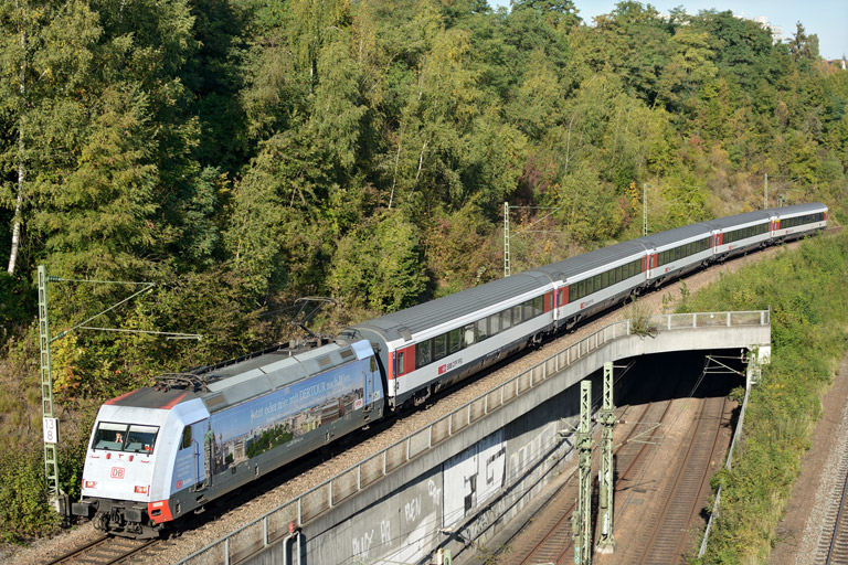 101 016 mit IC 183 bei km 13,8 (Oktober 2013)