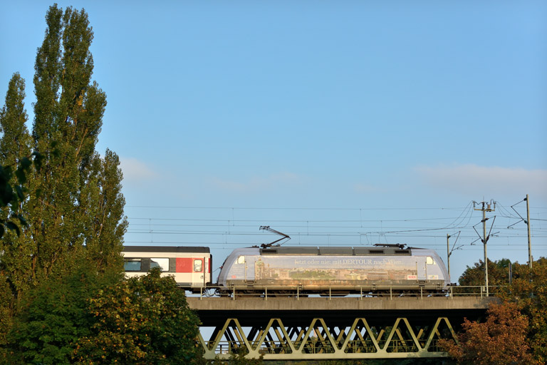 101 016 mit IC 283 bei km 14,6 (September 2013)