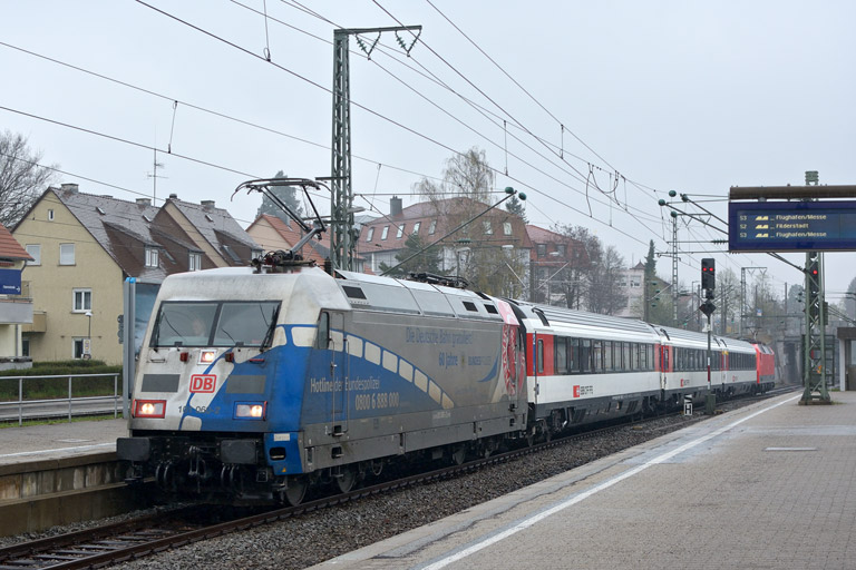 101 060 mit IC 2567 bei km 15,6 (April 2013)