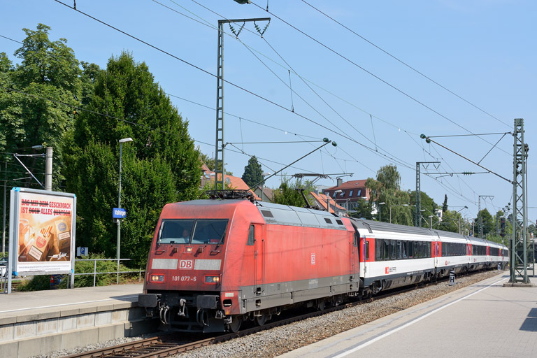 101 077 mit IC 185 bei km 15,6 (August 2013)