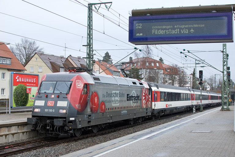 101 110 mit IC 187 bei km 15,6 (M&auml;rz 2013)