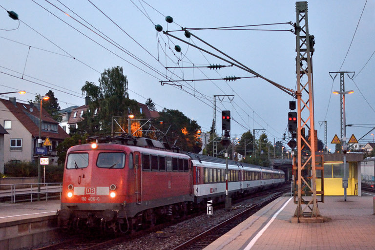 110 406 mit IC 285 bei km 15,6 (September 2013)