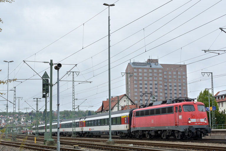 110 446 mit IC 282 bei km 15,6 (Mai 2013)