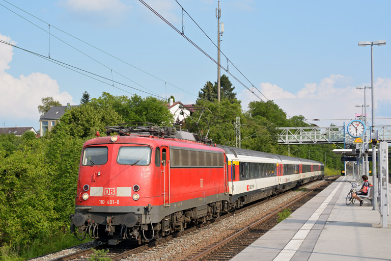 110 491 mit IC 184 bei km 14,2 (Juli 2013)