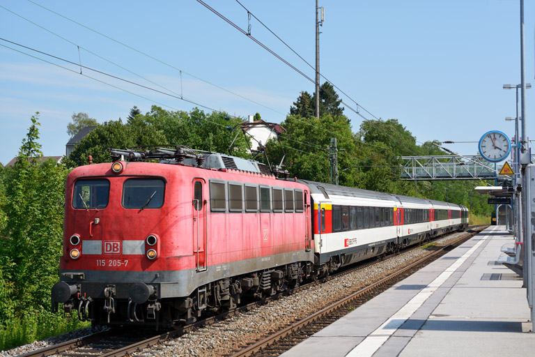 115 205 mit IC 186 bei km 14,2 (Juli 2013)