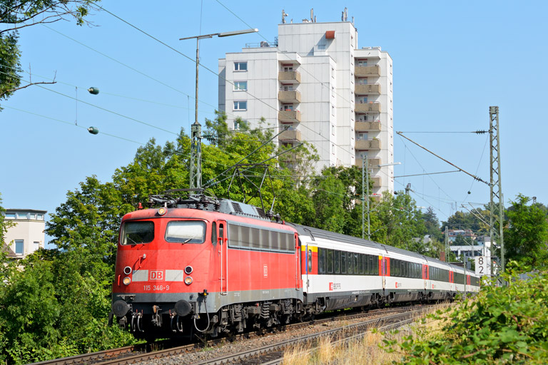115 346 mit IC 186 bei km 8,2 (Juli 2013)