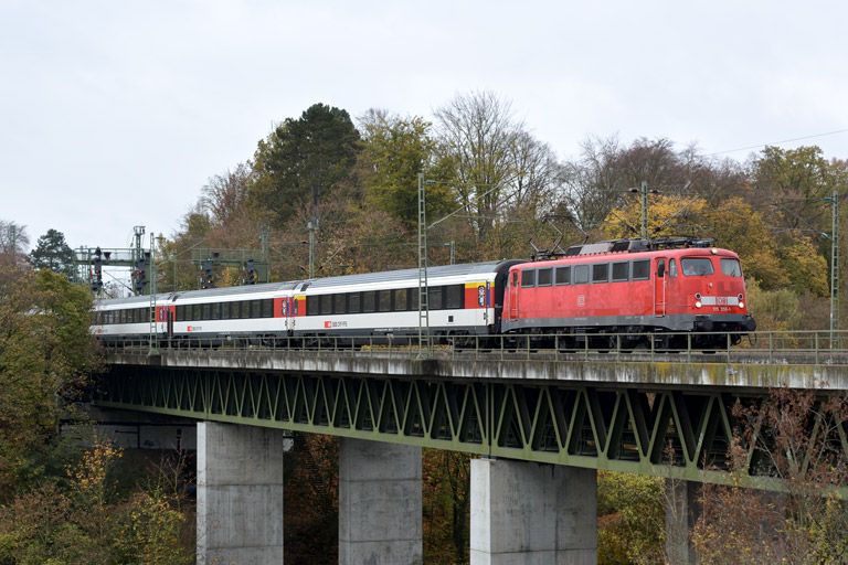 115 350 mit IC 282 bei km 14,6 (November 2013)