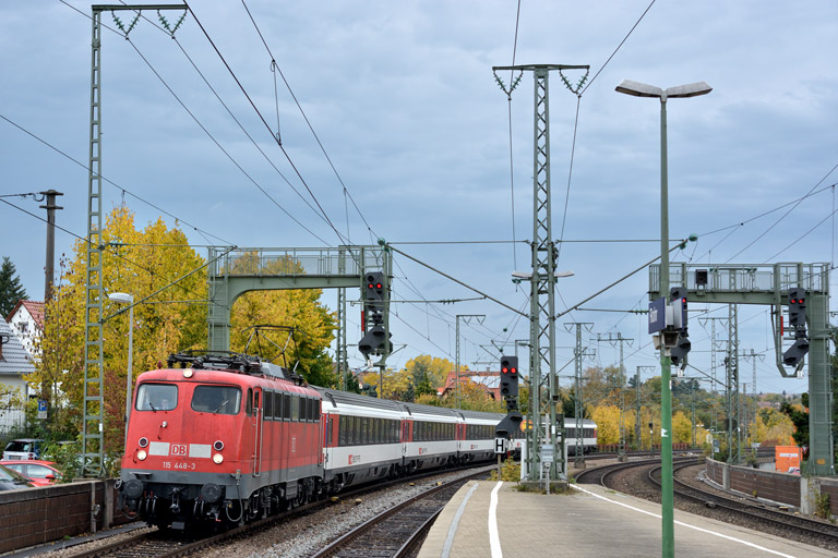 115 448 mit IC 183 bei km 16,6 (Oktober 2013)