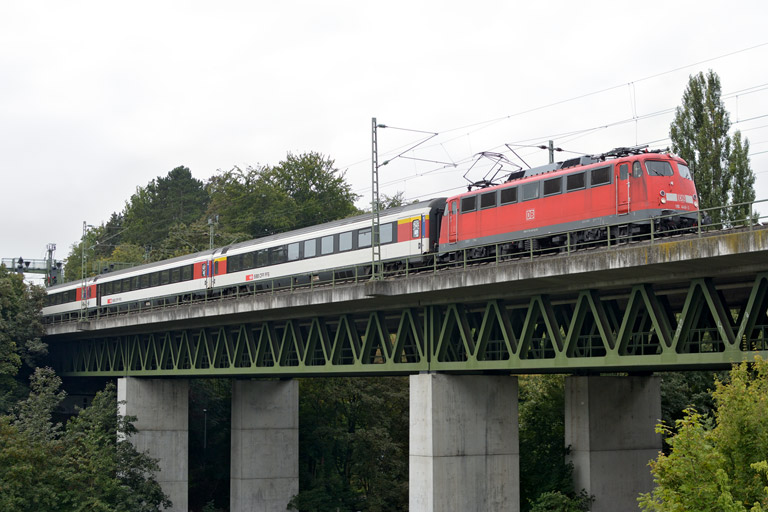 115 448 mit IC 284 bei km 14,6 (September 2013)