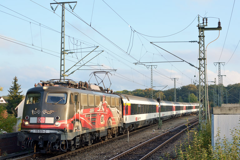 115 509 mit IC 184 bei km 16,8 (Oktober 2013)