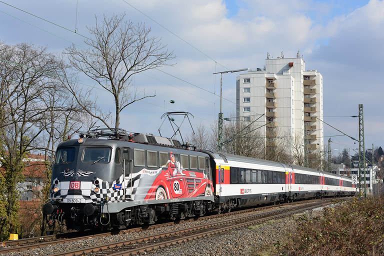 115 509 mit IC 186 bei km 8,2 (April 2013)