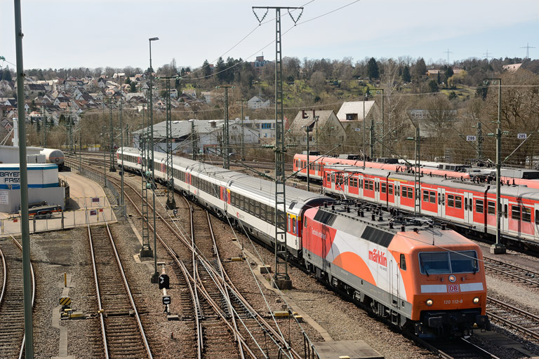 120 112 mit IC 280 bei km 16,0 (April 2013)