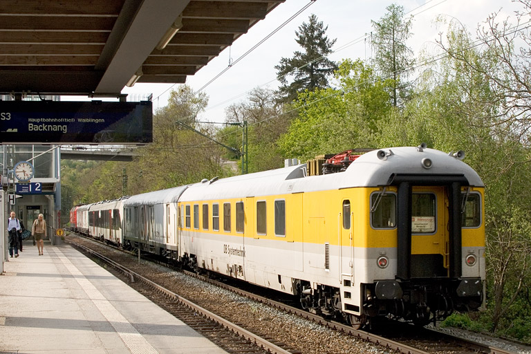 120 501 mit ST 92035 bei km 14,0 (Mai 2013)
