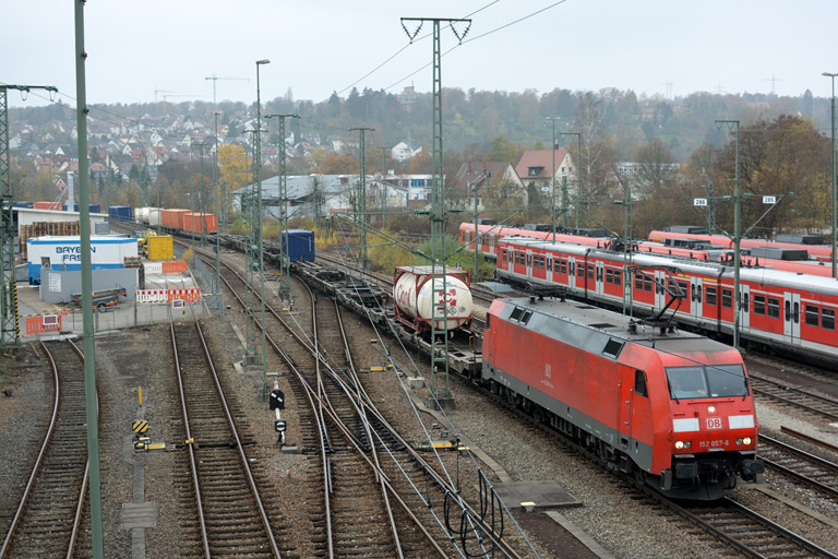 152 057 mit KT 50514 bei km 16,0 (November 2013)
