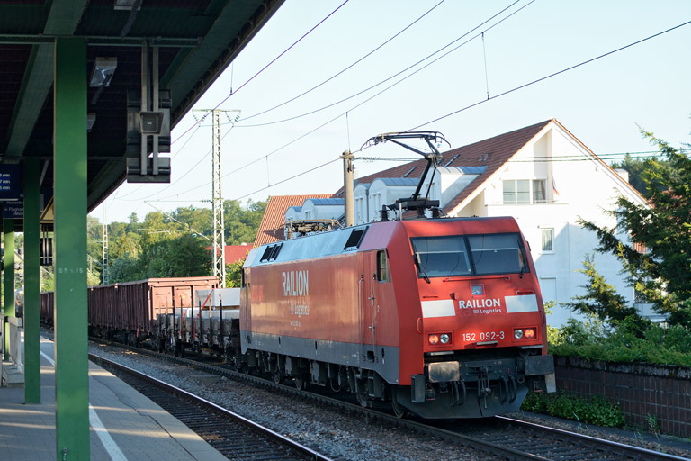 152 092 mit EK 56185 bei km 16,8 (Juni 2013)