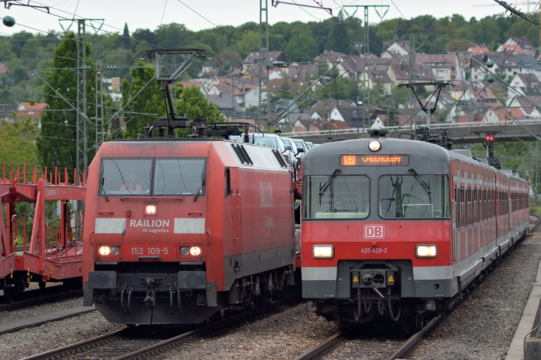 152 109 mit GA 60084 und 420 420 als S2 bei km 15,8 (Juni 2013)