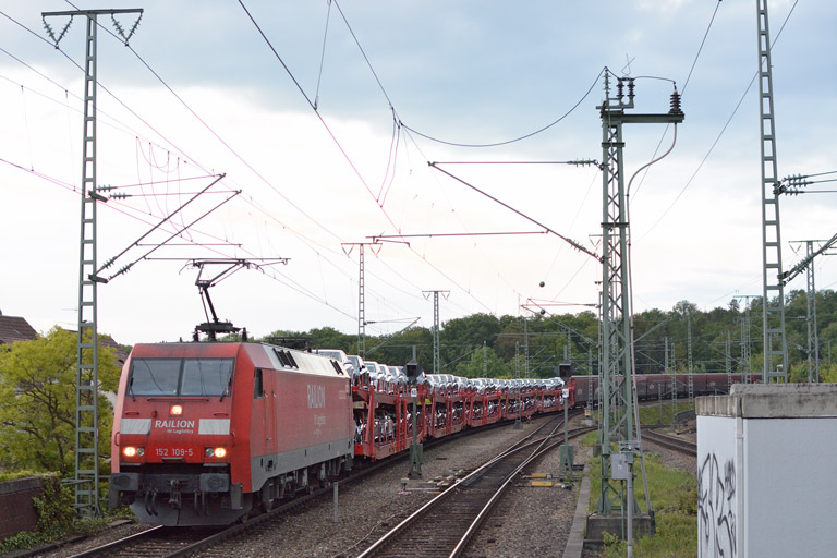 152 109 mit GA 60084 bei km 16,8 (Mai 2013)