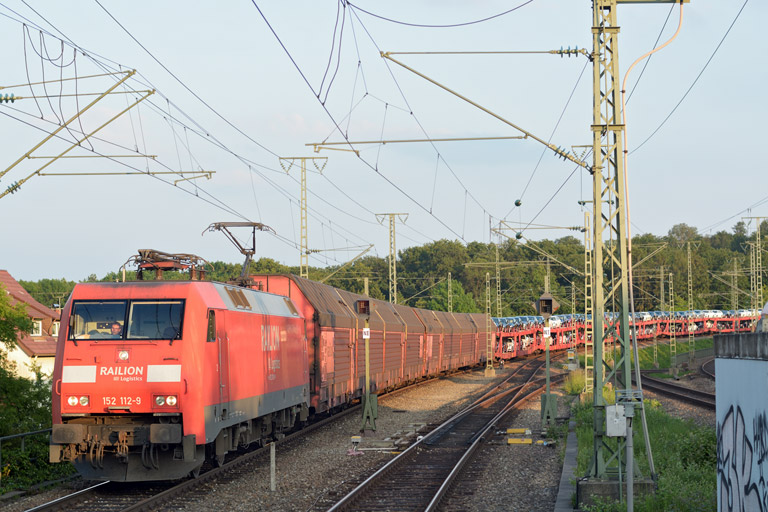 152 112 mit GA 60084 bei km 16,8 (Juni 2013)