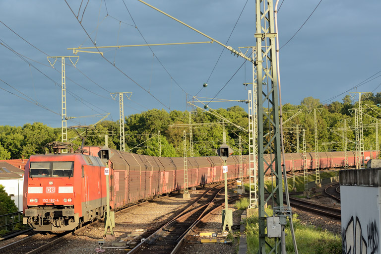 152 162 mit GA 60084 bei km 16,8 (Mai 2013)