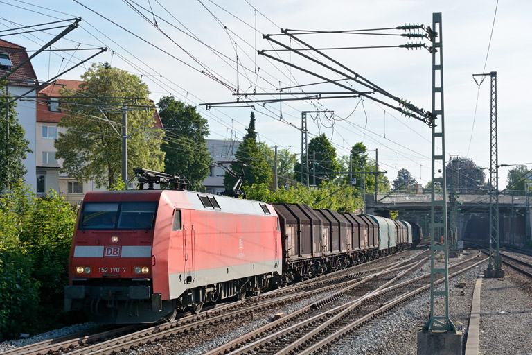 152 170 mit EK 56171 bei km 15,4 (Juni 2013)