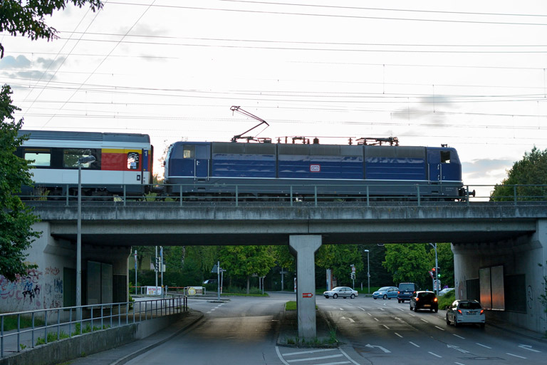181 201 mit IC 182 bei km 16,4 (August 2013)