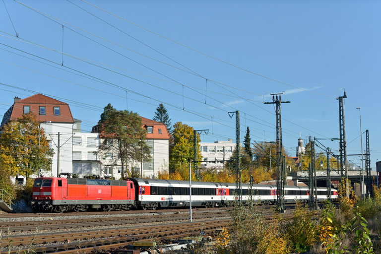 181 210 mit IC 183 bei km 15,4 (Oktober 2013)