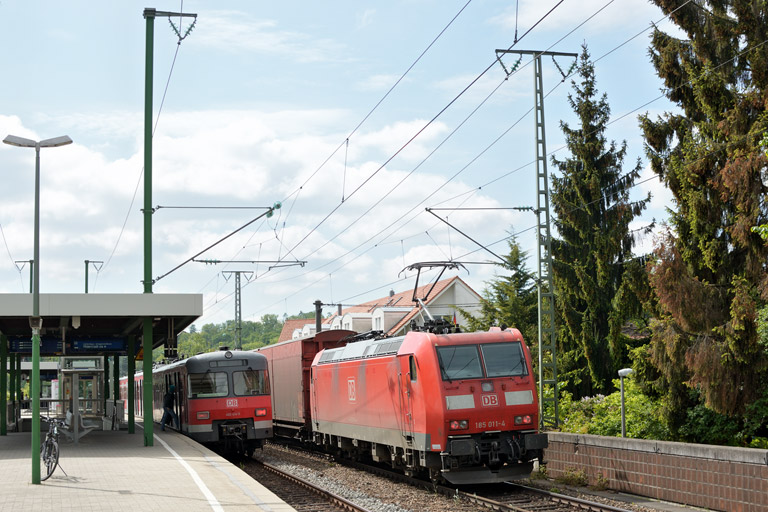 185 011 mit EK 56183 bei km 16,8 (Mai 2013)