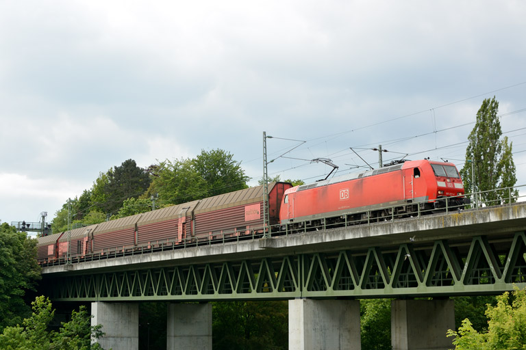 185 011 mit GA 60080 bei km 14,6 (Mai 2013)