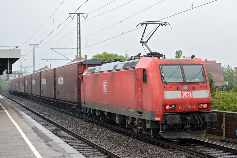 185 054 mit GA 60084 bei km 16,8 (Juni 2013)