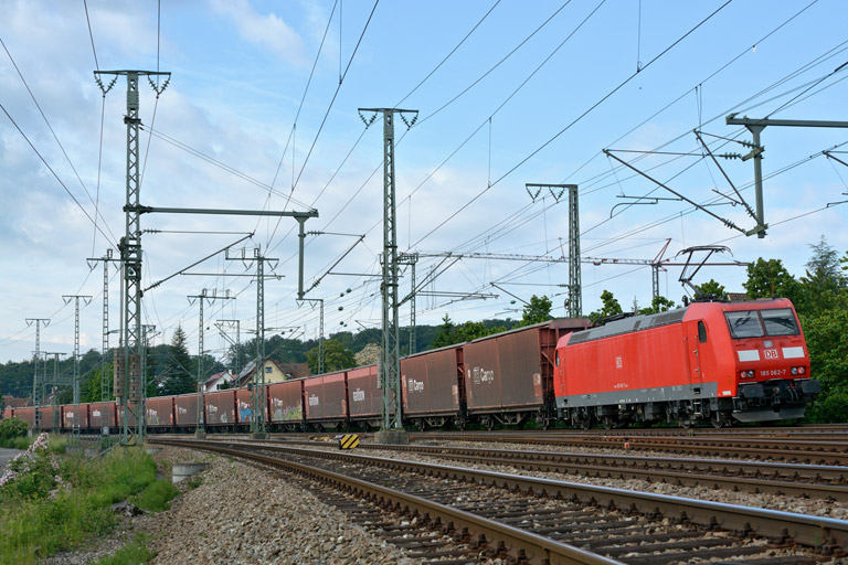 185 062 mit GA 60087 bei km 16,6 (Juni 2013)