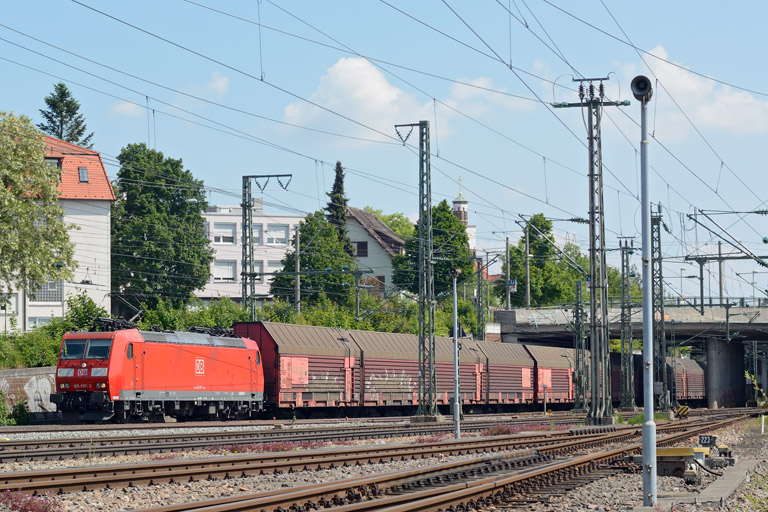 185 097 mit EK 56165 bei km 15,4 (Juni 2013)