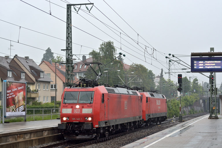 185 140 und 152 121 bei km 15,6 (Mai 2013)