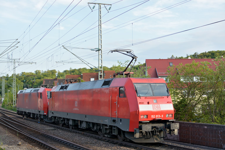 185 168 und 152 013 bei km 16,8 (Juni 2013)