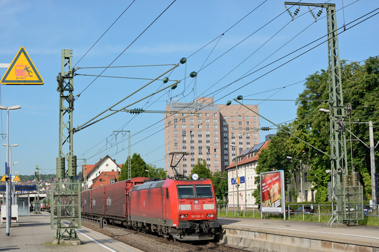 185 169 mit EK 56171 bei km 15,6 (Juni 2013)