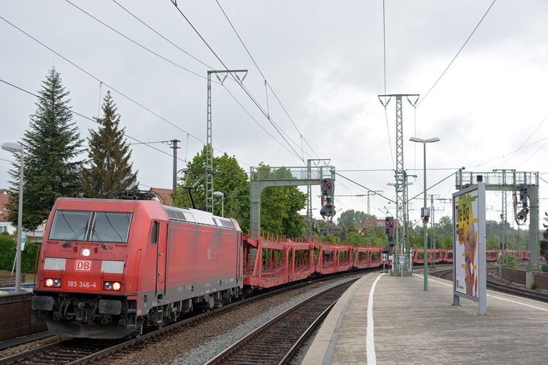 185 346 mit EK 56165 bei km 16,8 (Mai 2013)