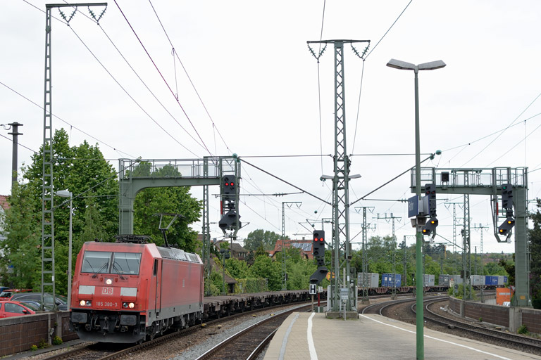 185 380 bei km 16,6 (Mai 2013)