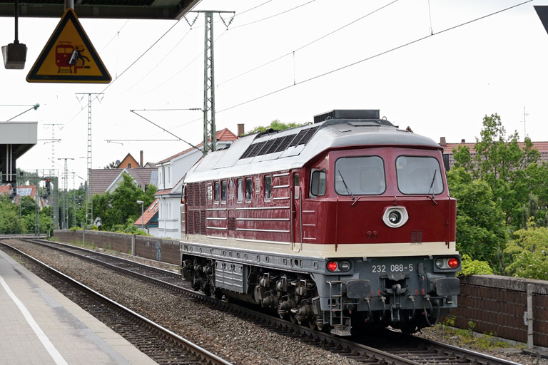 232 088 als Tfzf(D) 94695 bei km 16,8 (Juni 2013)